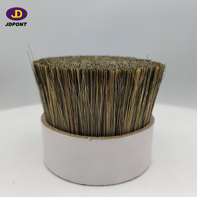 Color gris, 50% mezcla de cerdas naturales 50% filamento sintético EN 90% tops